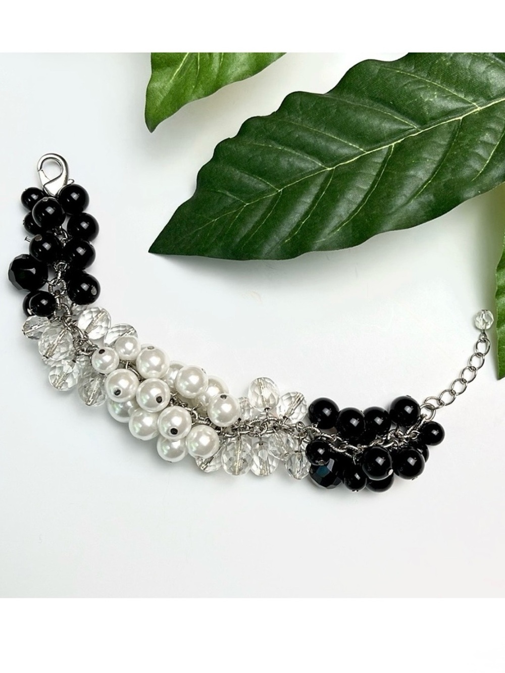 WHBM CLUSTER BEAD BRACELET